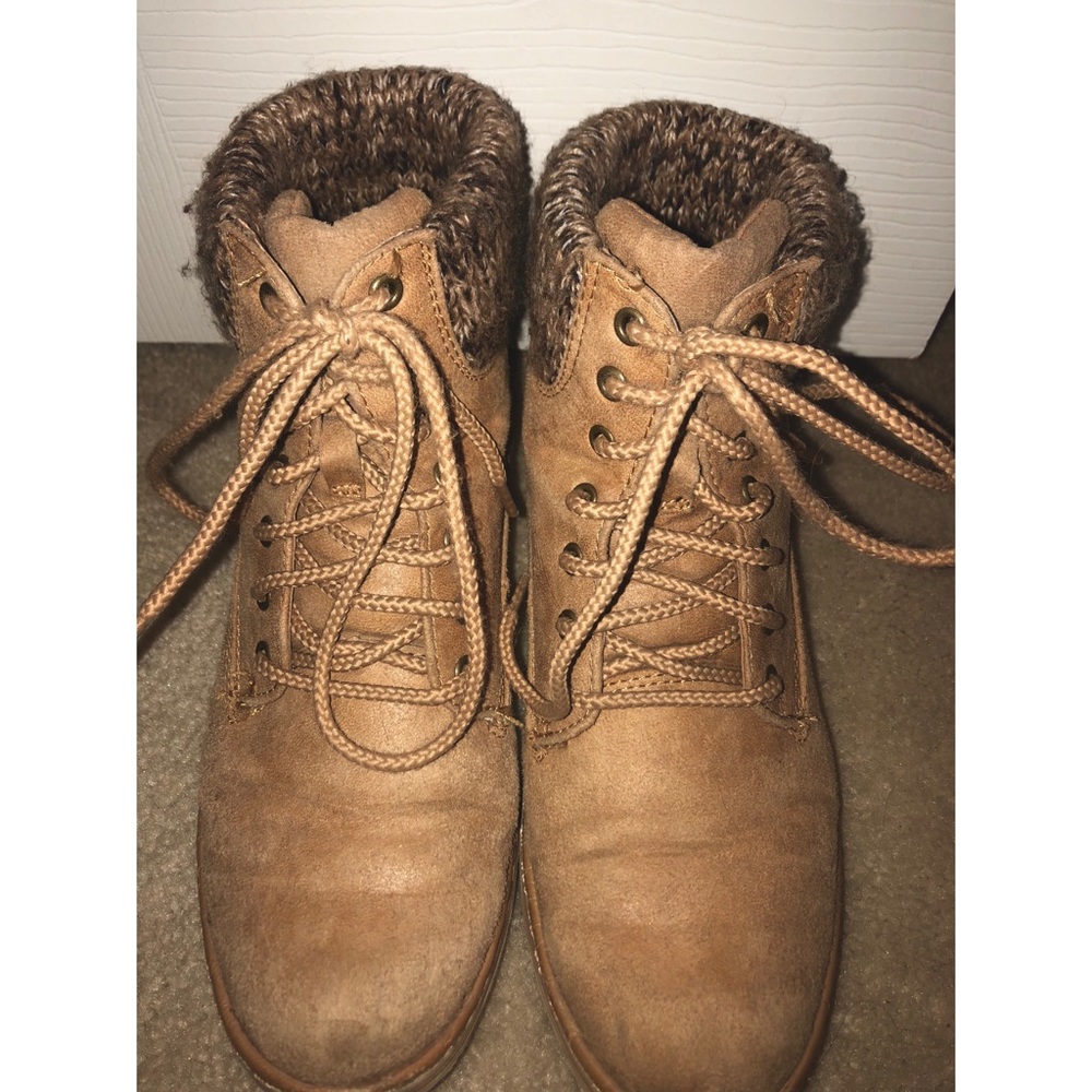 Creme Boots